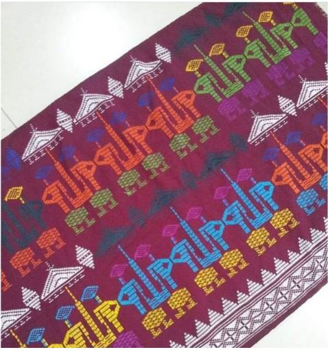 kain tentun songket khas sukarara lombok motif wayang